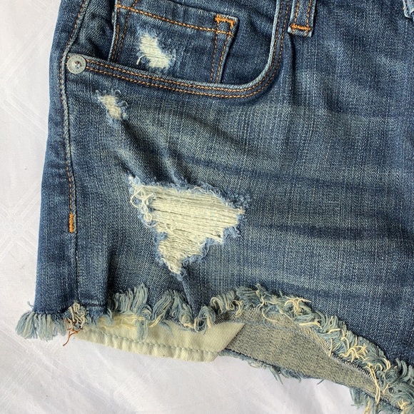 Baldwin The Hanna Short Cut Off - Picture 2 of 7